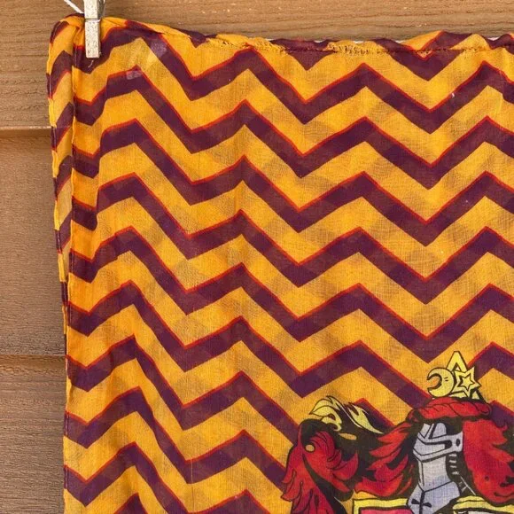 Vintage Y2K Harry Potter Gryffindor Infinity Scarf Chevron Pattern Yellow & Red - Picture 9 of 16
